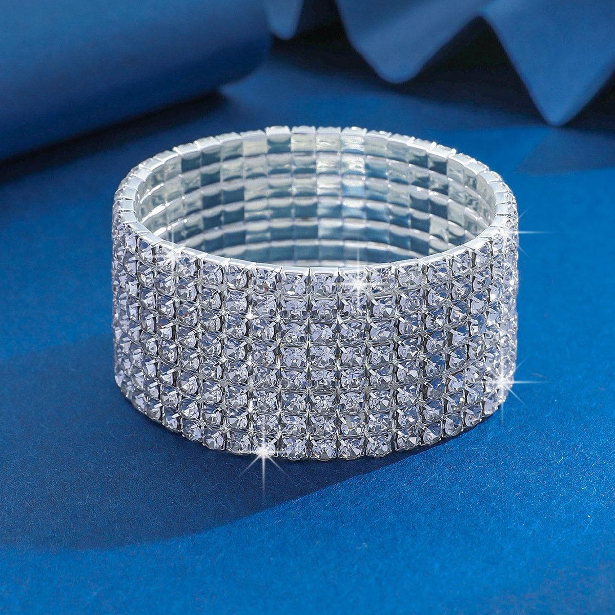 Stylish Multi-Drain Diamond Bracelet