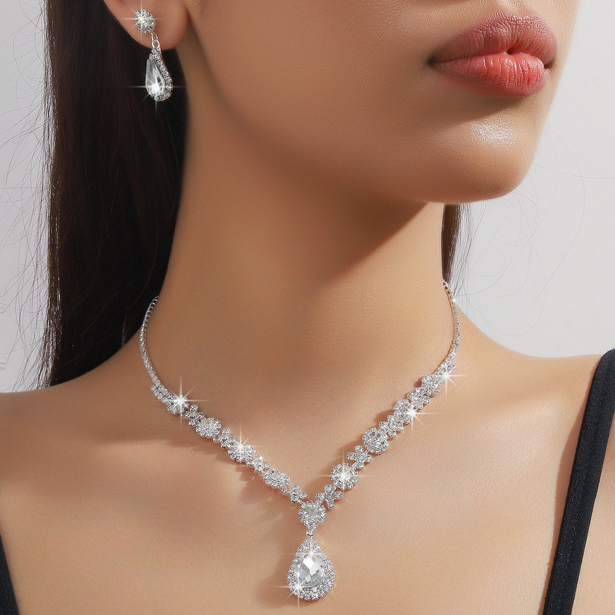 Silver Plated Stand Crystal Jewelry Set